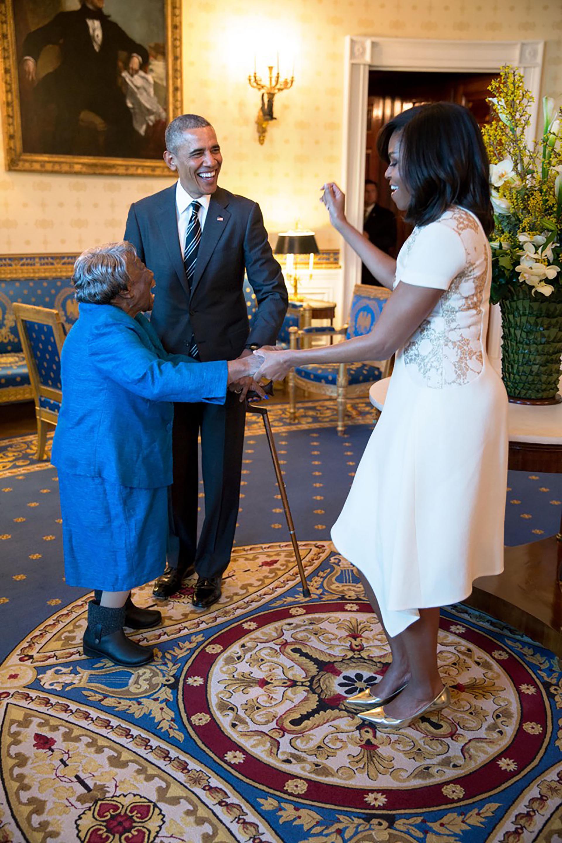 Junto a Virginia McLaurin, de 106 años, en un acto para homenajear a los afroamericanos en la Casa Blanca