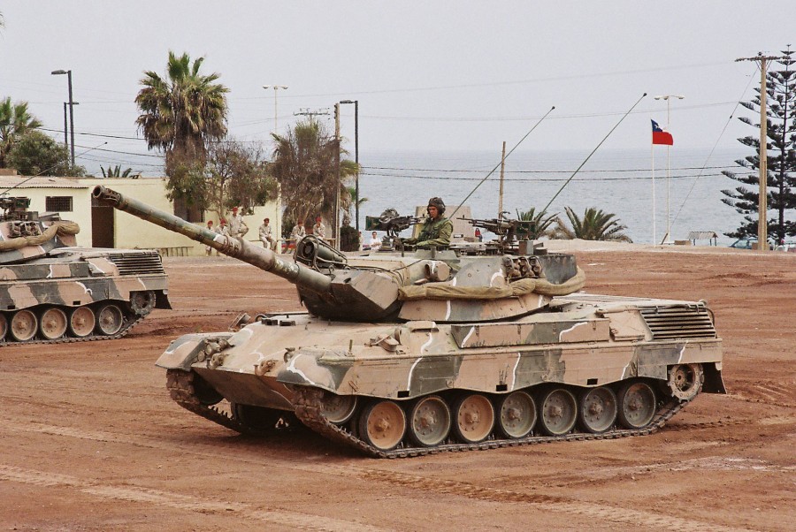Tanques-Leopard-900x602.jpg