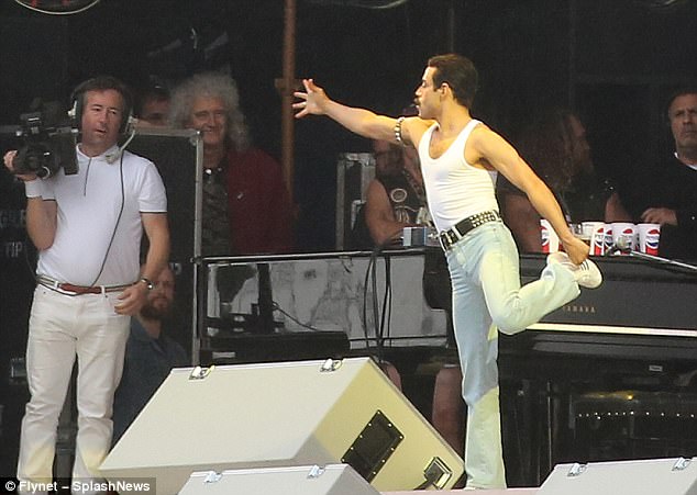 Rami Malek como Freddy Mercury en grabación de Bohemian Rhapsody. Foto: Daily Mail