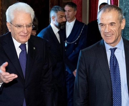 Presidente de Italia junto al pimer ministro de transición