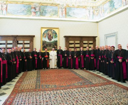 Papa Francisco con los obispos chilenos