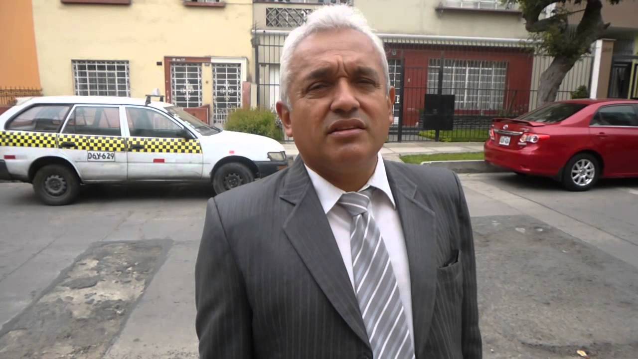 Carlos Villarreal. periodista de Perú