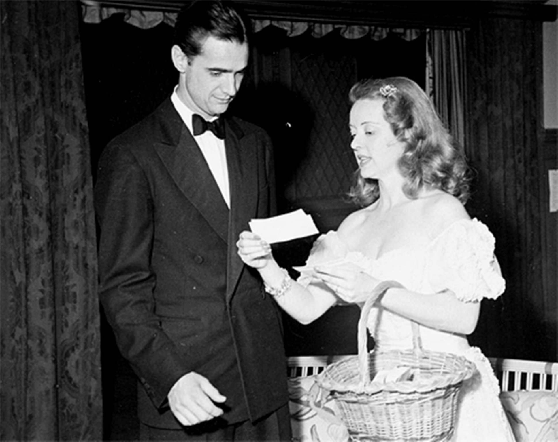 Bette Davis y Howard Hughes