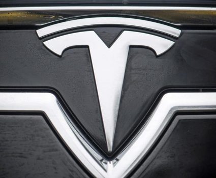 Tesla llega a Chile con tienda en Las Condes