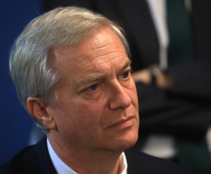 Kast se desliga de acusaciones de Matthei
