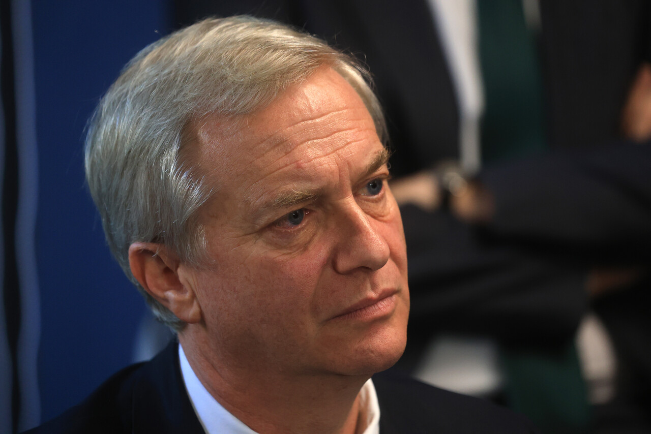Kast se desliga de acusaciones de Matthei
