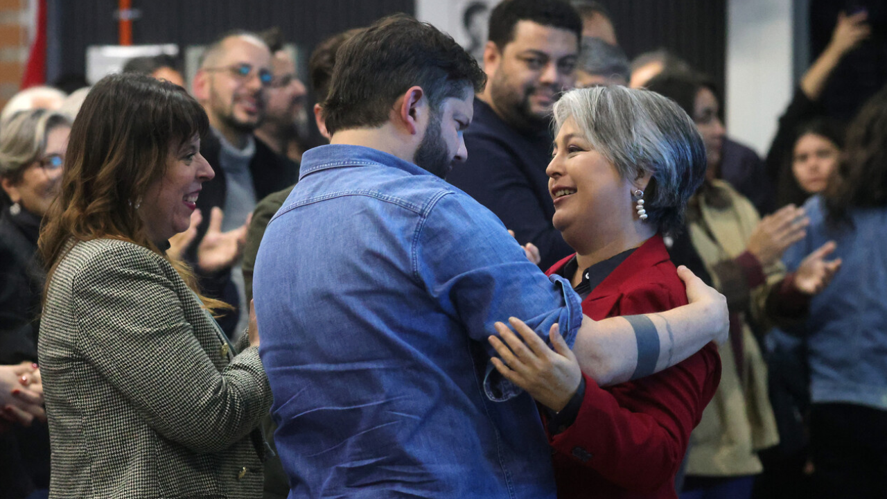 Oposición arremete contra Boric por supuesto intervencionismo