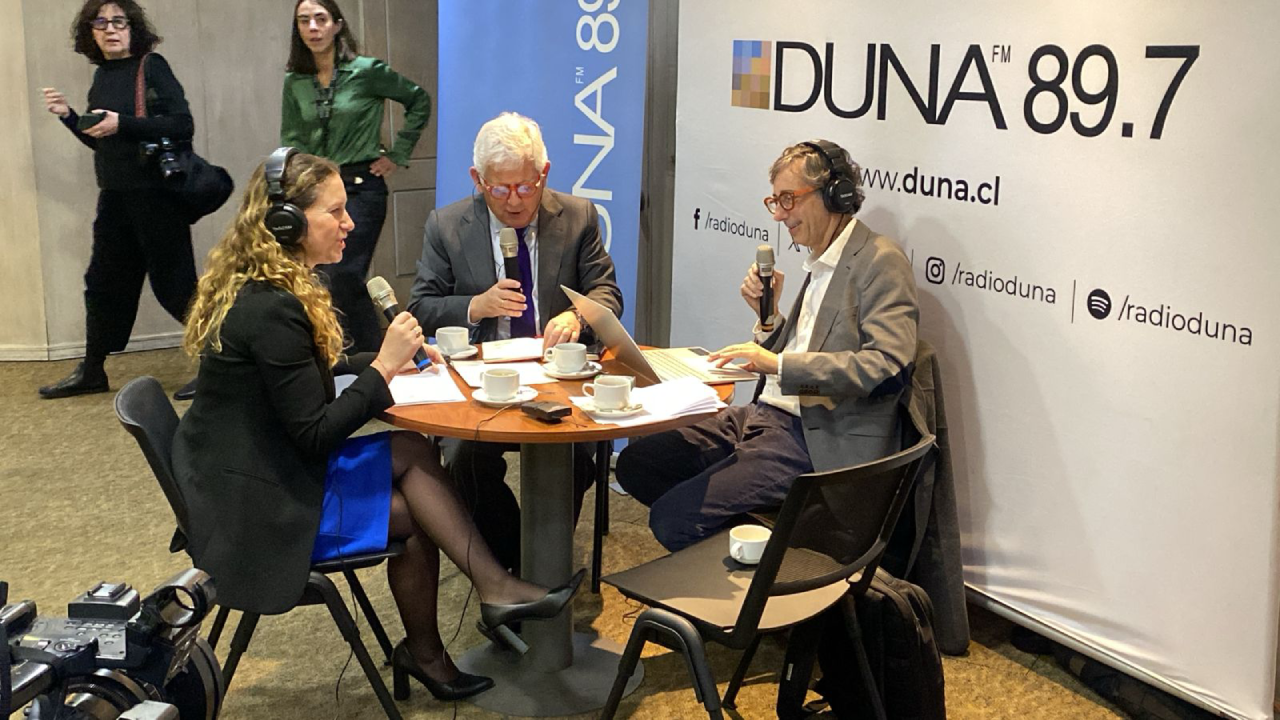 Navarro: "Funcionarios y docentes, los más afectados por la IA"