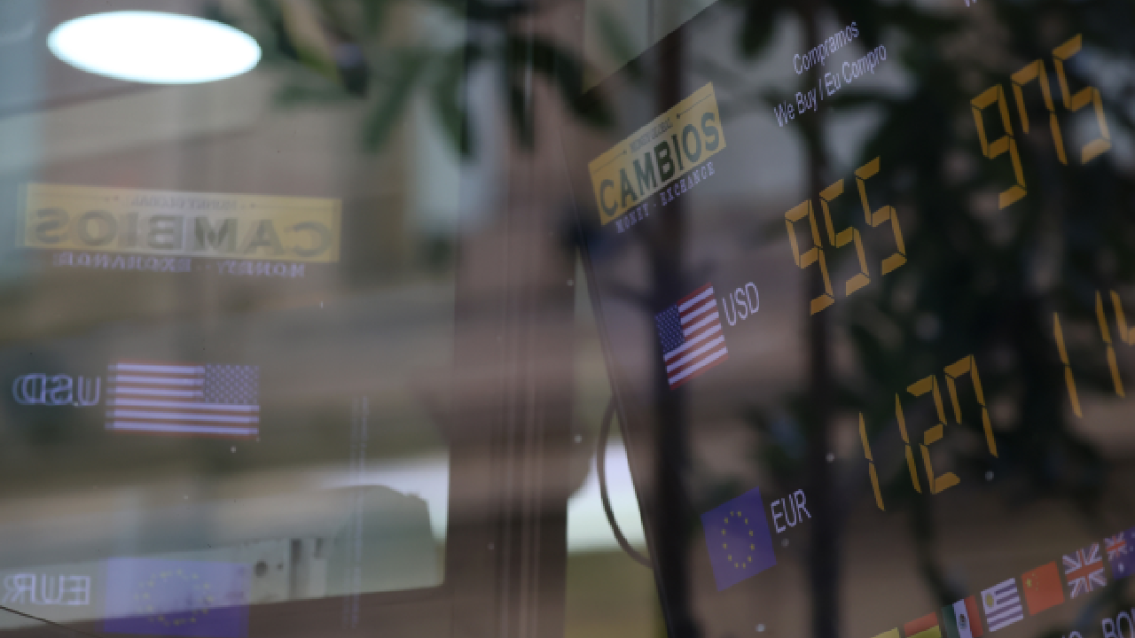 La sorpresiva decisión del Banco Central que disparó el dólar