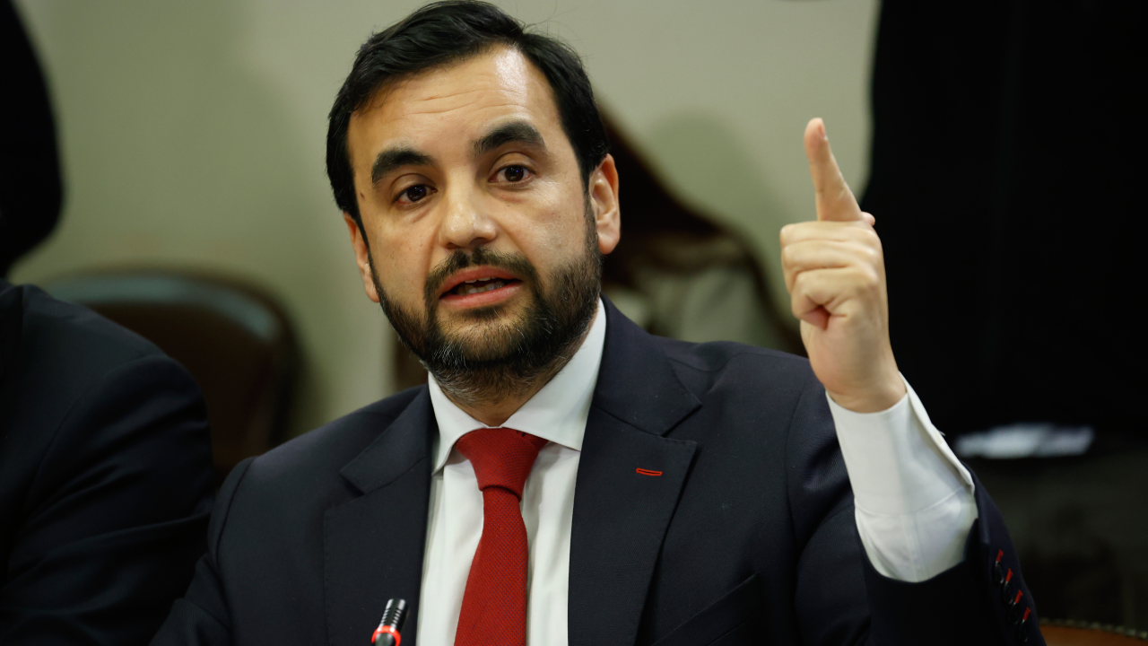Ministro Gajardo apunta a Gendarmería por fugas en cárceles