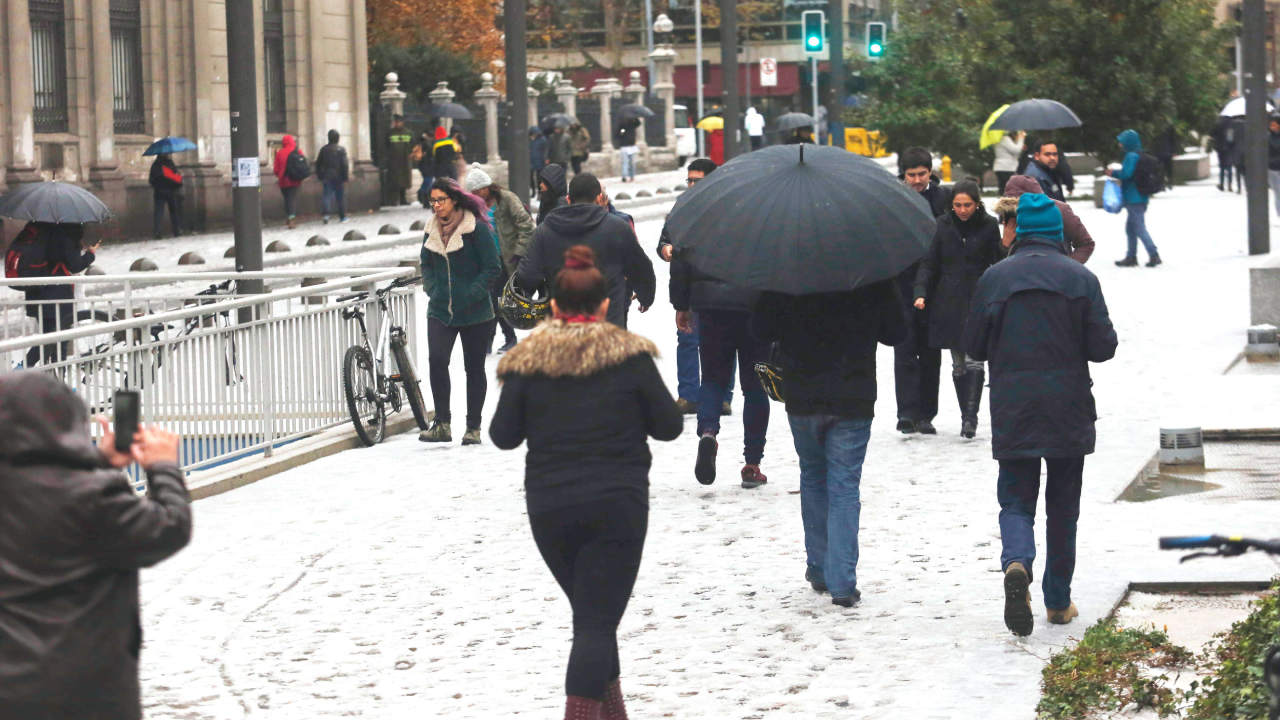 ¿Podría caer nieve en Santiago Centro?