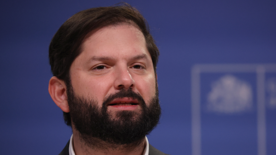 Boric resalta aumento de la PGU en medio debate por pensiones