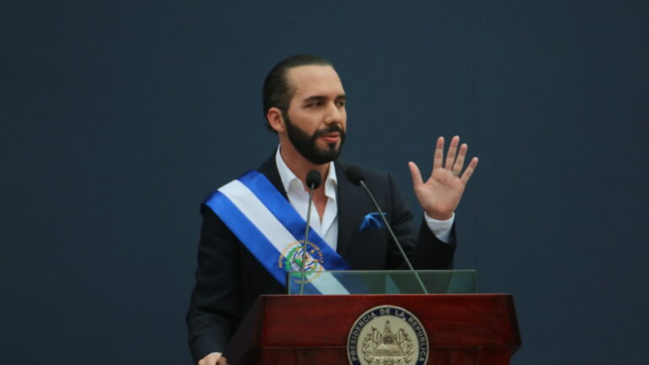 El 62% de los chilenos respaldan a Nayib Bukele según encuesta
